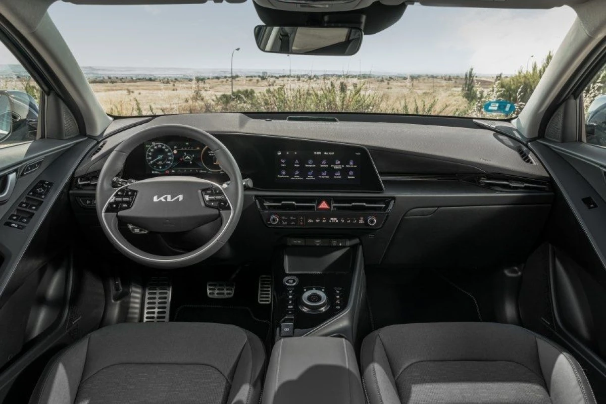 Інтер’єр Kia Niro II (SG2) (2022–дотепер) — салон, комплектації та особливості для ринку України