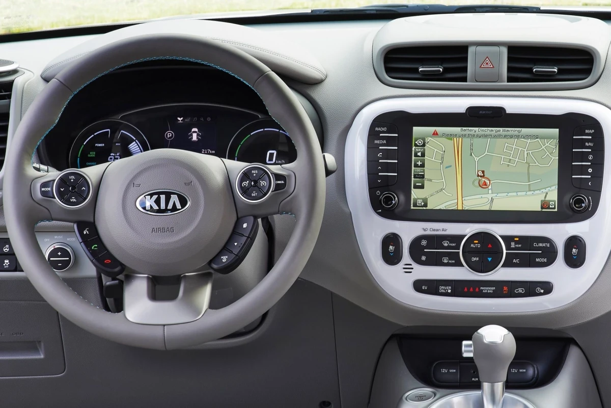 Интерьер поколения Kia Soul II (PS) (2014–2019) — салон, комплектации и изменения для рынка Украины