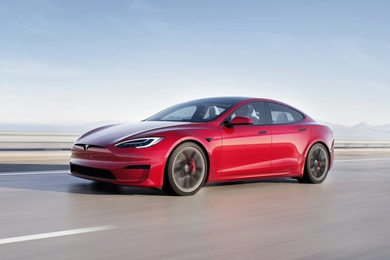 Технічні характеристики покоління Tesla Model S III (Plaid) (2021–дотепер) — двигуни, трансмісії та розміри для ринку України
