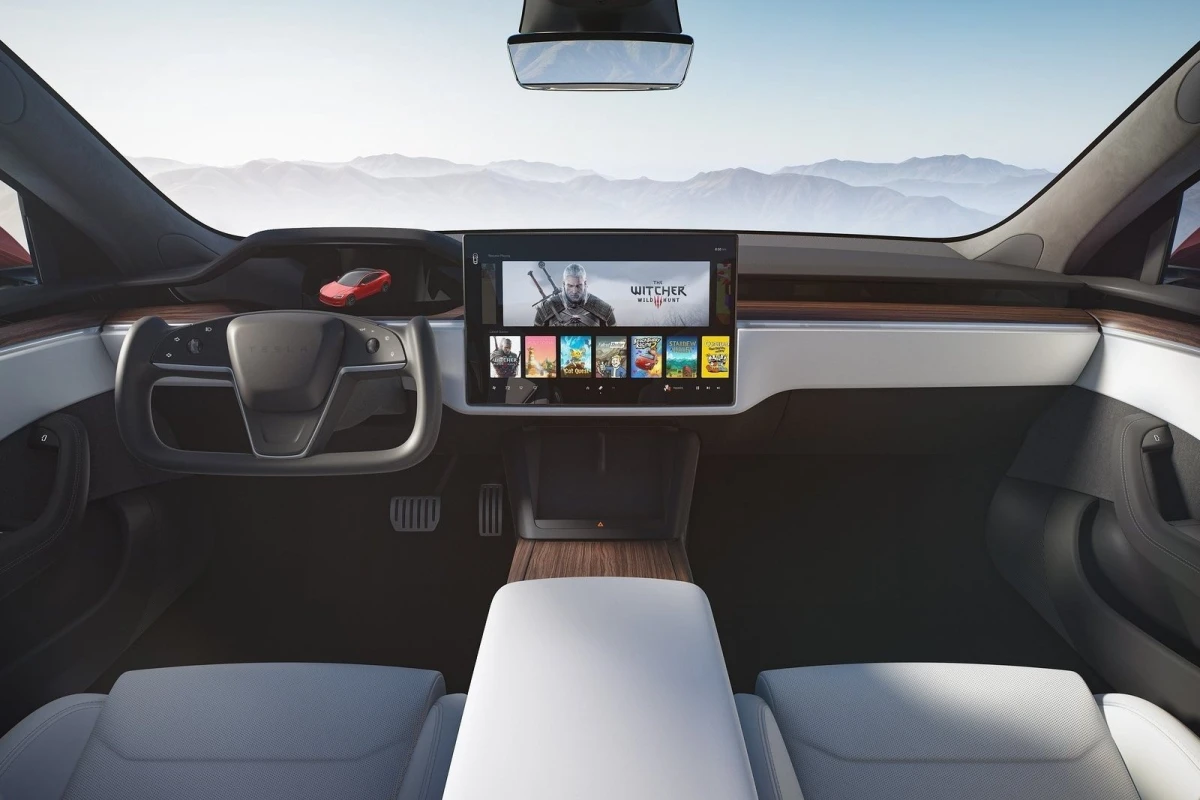 Інтер’єр Tesla Model S III (Plaid) (2021–дотепер) — салон, комплектації та особливості для ринку України