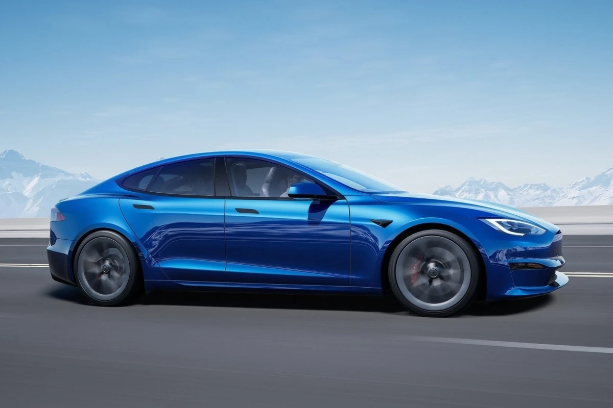 Недоліки та проблеми покоління Tesla Model S III (Plaid) (2021–дотепер) — що варто знати перед купівлею на ринку України