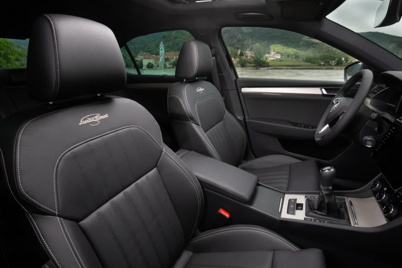 Інтер’єр Skoda Superb III (3V) 2015–2023 років — салон, комплектації та особливості для ринку України