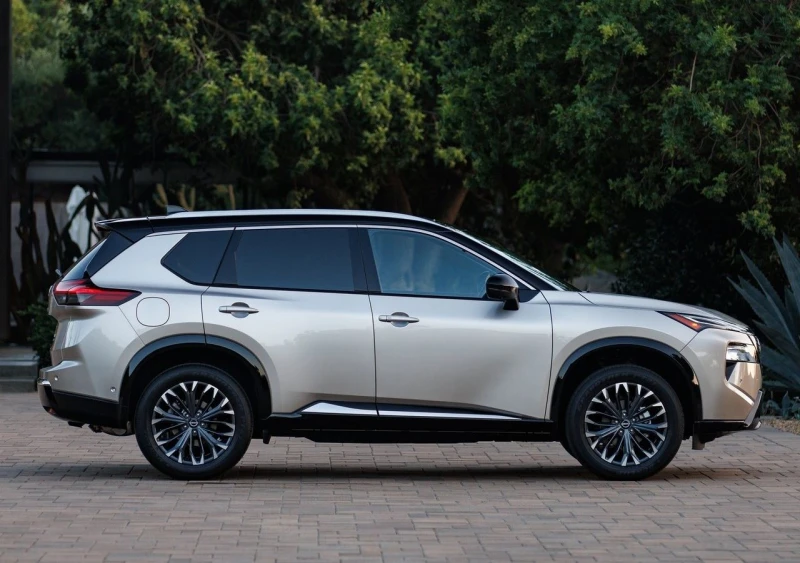 Nissan Rogue III (T33)