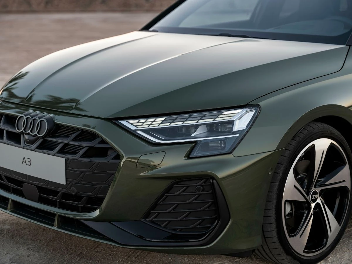 Технічні характеристики покоління Audi A3 IV (Typ 8Y, MQB Evo) (2020–дотепер) — двигуни, трансмісії та розміри для ринку України