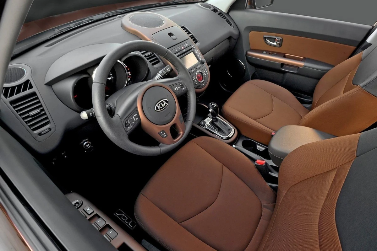 Інтер’єр Kia Soul I (AM) 2009–2014 — салон, комплектації та особливості для українського ринку