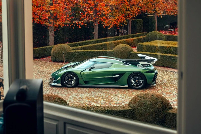 Koenigsegg Jesko Attack