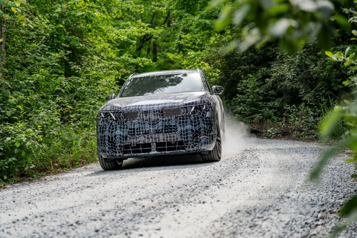 Електричний BMW iX5 може стати найважчим автомобілем марки