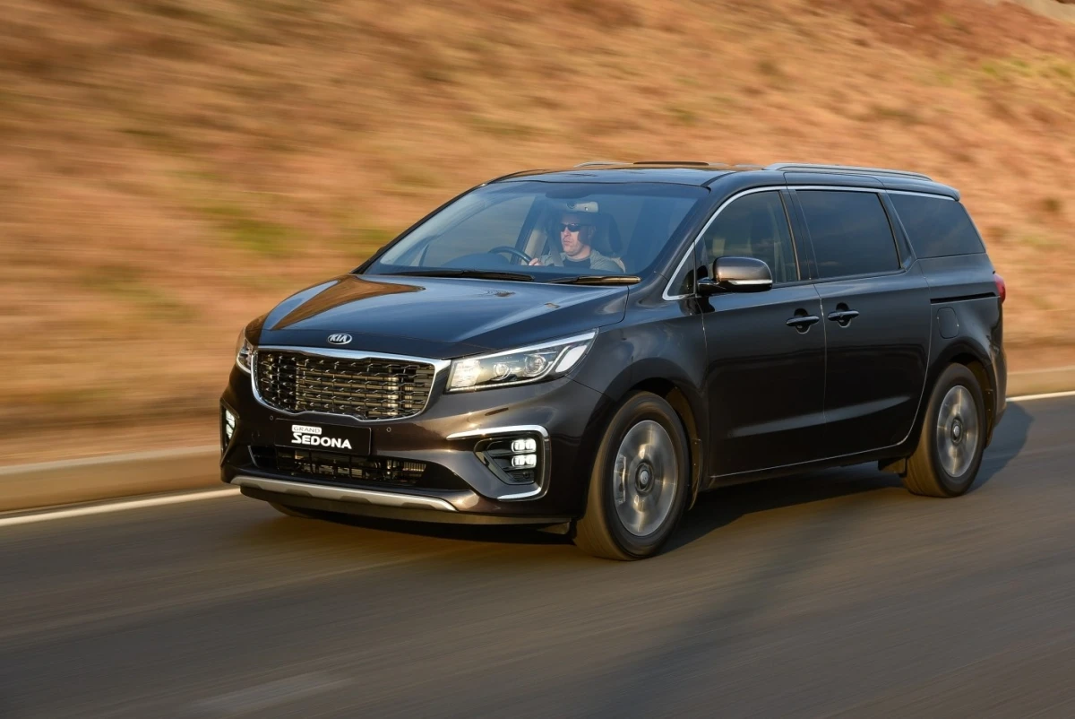 Kia Carnival III (YP): огляд покоління 2014–2020 років на ринку України