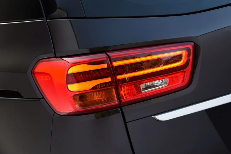 Kia Carnival III (YP) 2014–2020