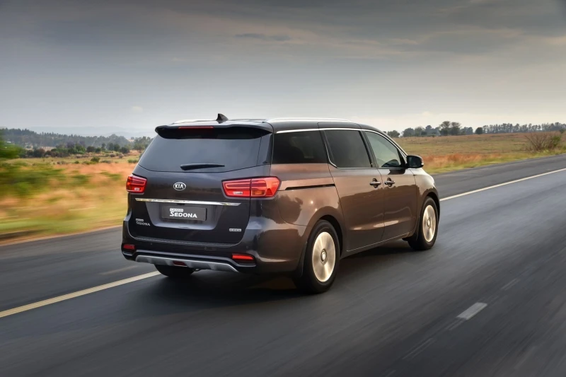 Kia Carnival III (YP) 2014–2020