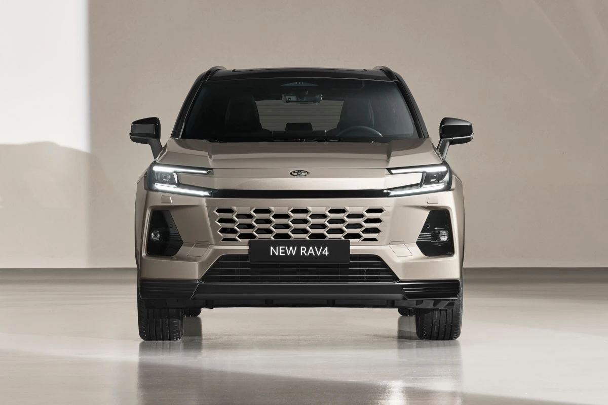 Недостатки и проблемы Toyota RAV4 VI (XA60) 2026–наст. вр. — что нужно учитывать при покупке на рынке Украины