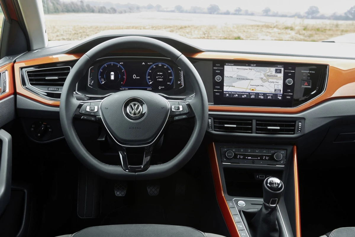 Інтер’єр Volkswagen Polo VI (AW): як змінювався салон покоління 2017–дотепер