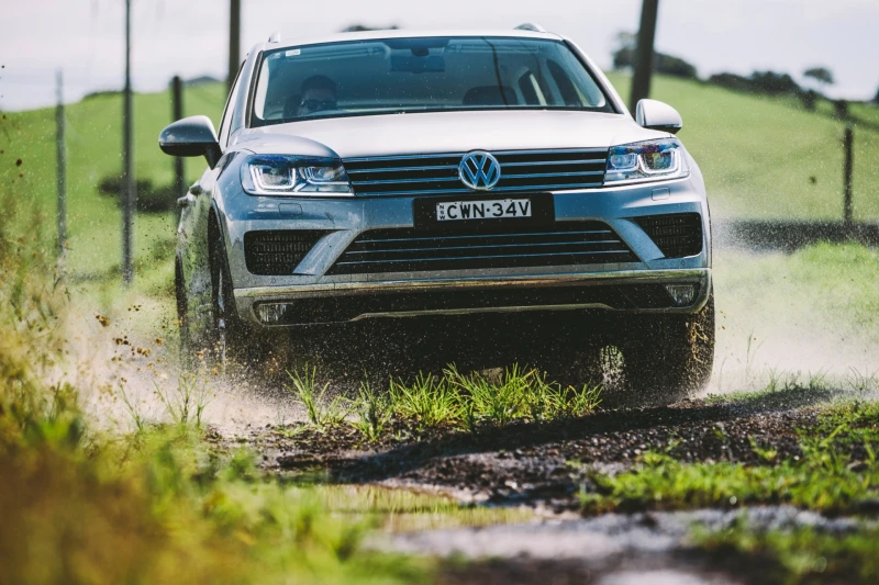 Volkswagen Touareg II (Typ 7P): преміальний позашляховик, який став раціональнішим