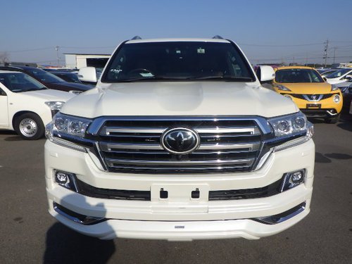 2018 Toyota Land Cruiser - Grille