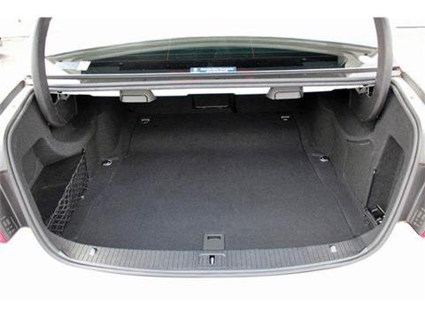 2013 Mercedes Benz E300 Luggage Space