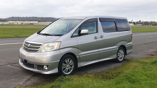 2004 Grey Toyota Alphard  - OS Front