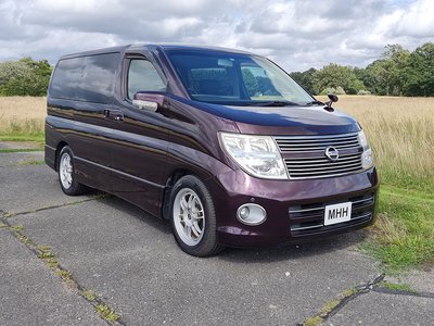 2009 Nissan Elgrand Highway Star - NS Front