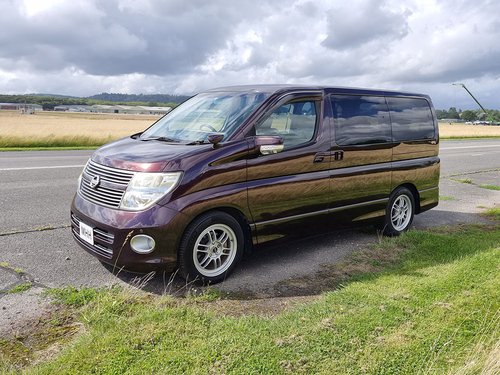 2009 Nissan Elgrand Highway Star - OS Front