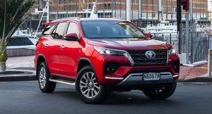 2021 Toyota Fortuner Grille.jpg