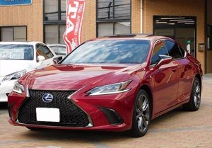 2019 Lexus ES 300h - Front