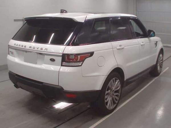 2017 Range Rover Sport SE - Rear