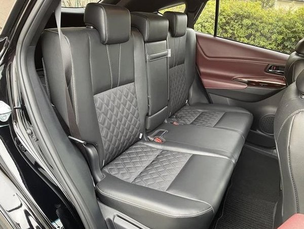 2017 Toyota Harrier Premium - Seats