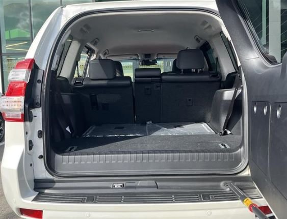 2016 Toyota Land Cruiser Prado TZ-G - Boot
