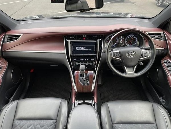 2017 Toyota Harrier Premium - Cockpit