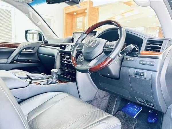 2017 Lexus LX 570