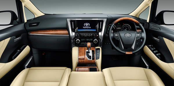 Toyota Alphard Front Cabin