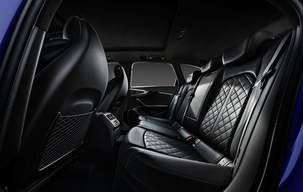 Audi A4 Avant Rear cabin
