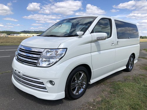 2007 Nissan Elgrand - OS Front
