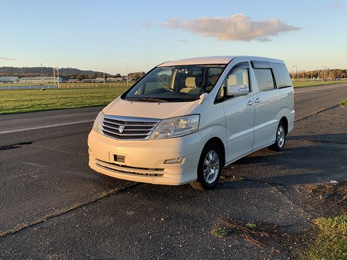 2006 Toyota Alphard - OS Front