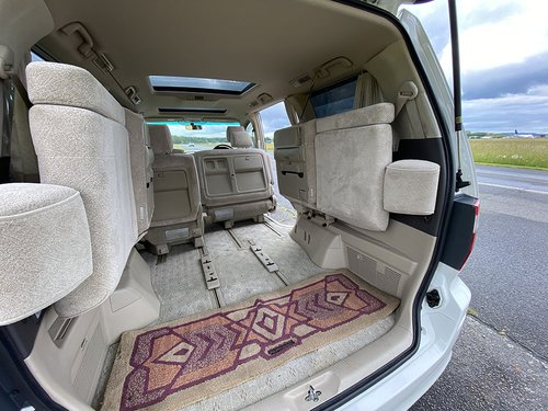 2004 Toyota Alphard - Interior