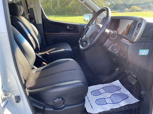 2006 Nissan Elgrand HWS - Front Cabin