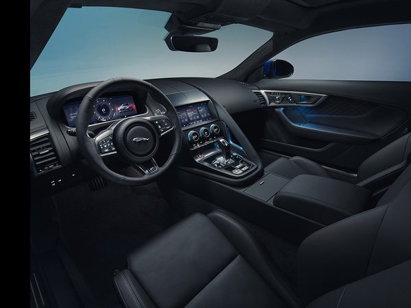 Jaguar F Type front cabin