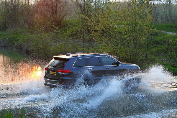 Jeep Grand Cherokee In Water