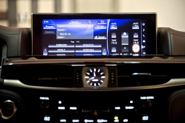 LX570 infotainment