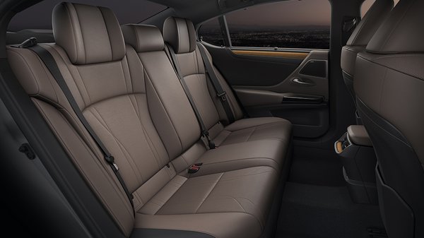 Lexus ES Interior