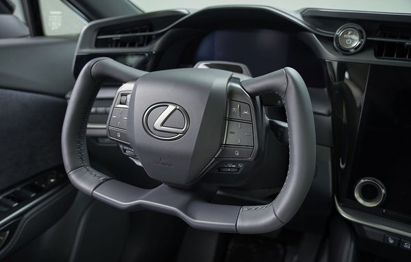 Lexus RZ - Steering