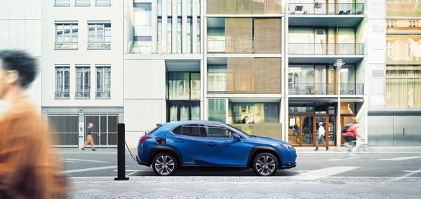 Lexus UX 300e
