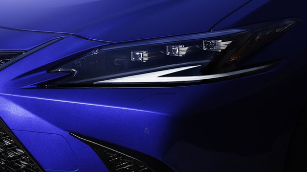 Lexus ES Headlight