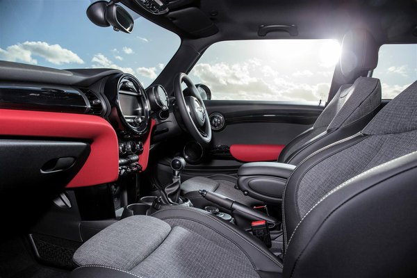 Mini Cooper D Front Cabin