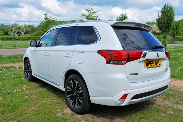 Mitsubishi Outlander LHS Rear