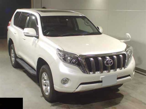 2015 Toyota Land Cruiser Prado TX - Front