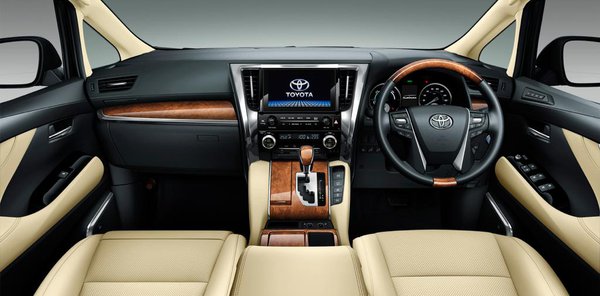 Toyota Alphard Front Cabin