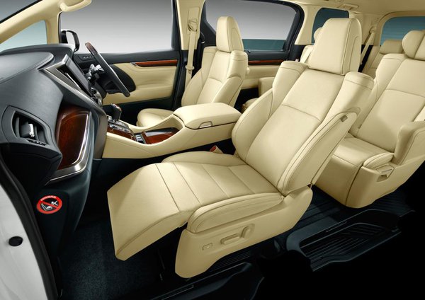 Toyota Alphard Interior