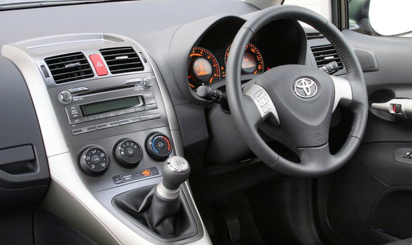Toyota Auris Steering