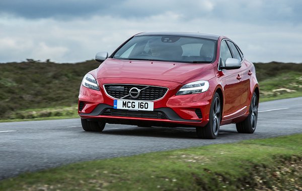 Volvo V40 - Front