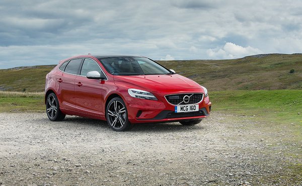 Volvo V40 -Red